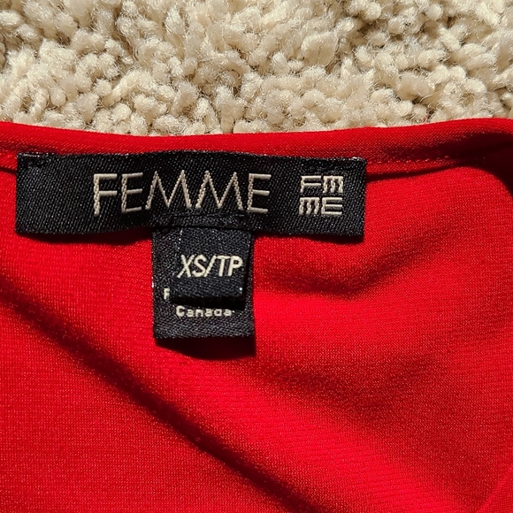 Femme red dress shirt. Sz xs - Picture 4 of 5